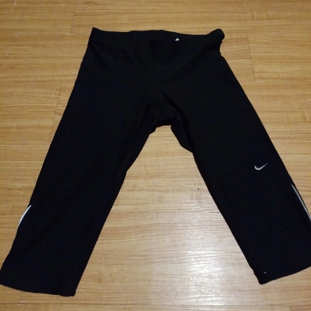 Nike dri fit capri leggings